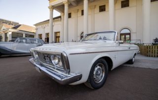 Ein weißer Oldtimer auf dem Oldtimer-Meeting 2022